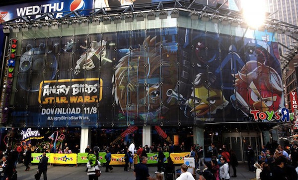 จัดป้ายโฆษณากับ Toy 'R' us ที่ Times Square